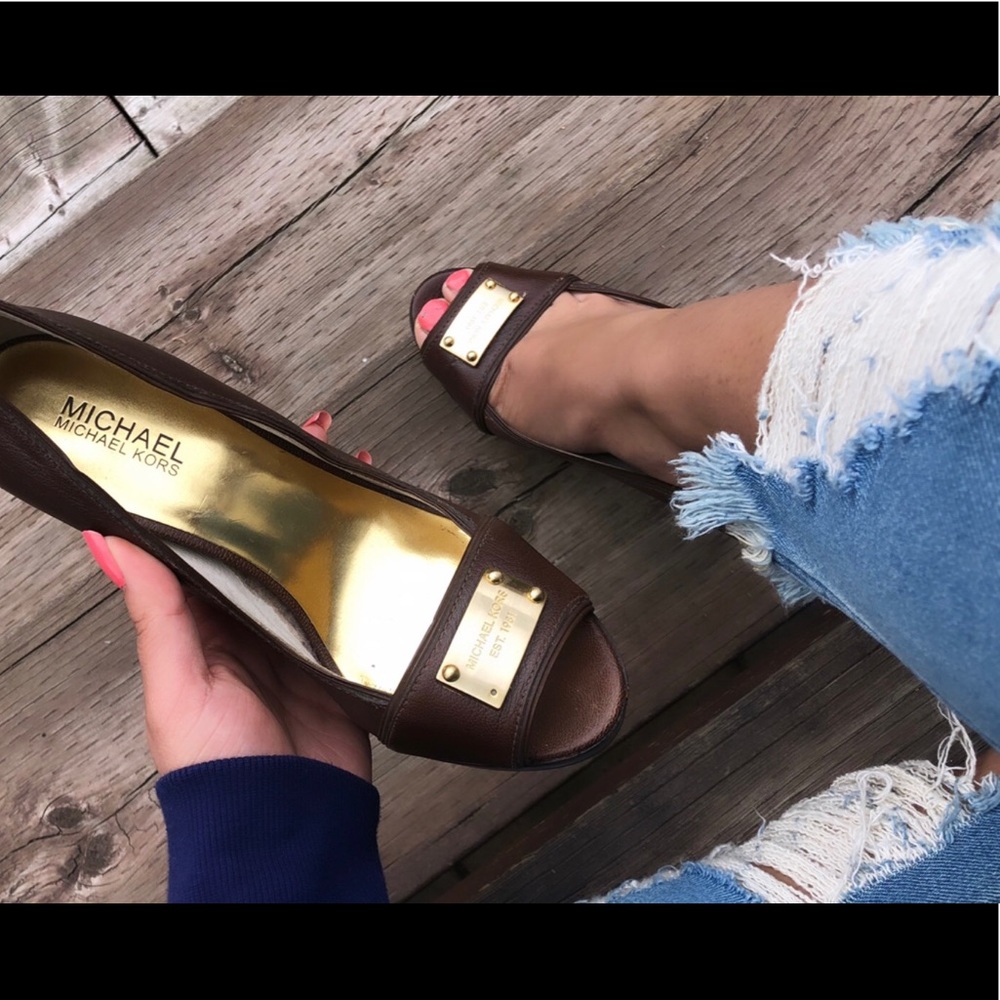 Michael Kors brown pumps